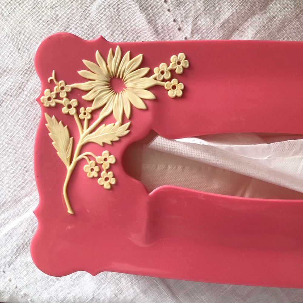 Vintage mid century 60's Plastic Pink Schwarz Bros Tissue Box Cover Floral